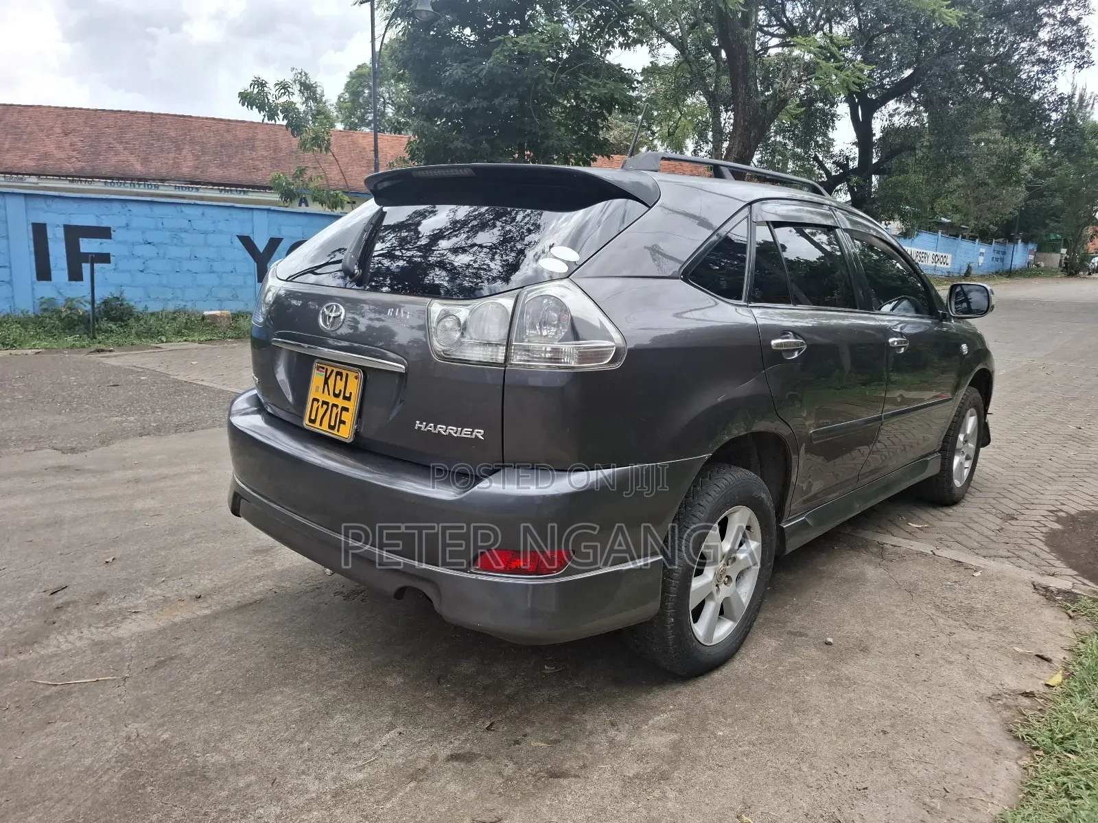 Toyota Harrier 2.4 2011 Gray