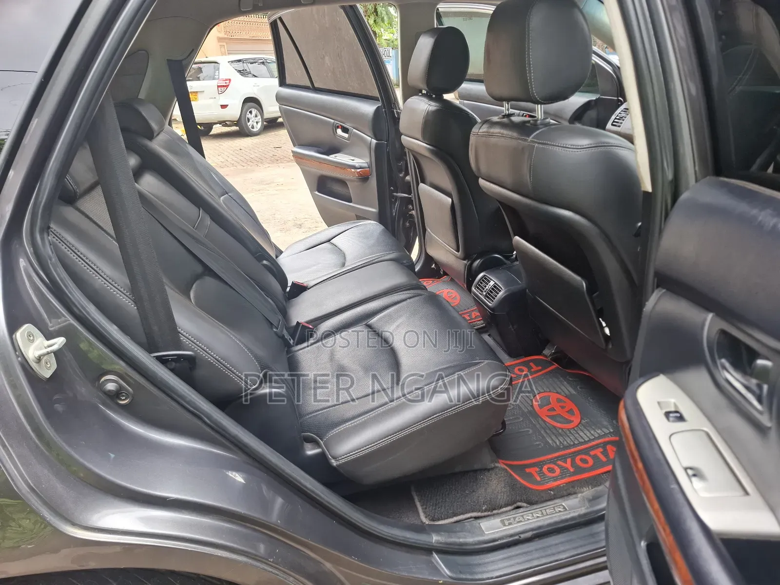Toyota Harrier 2.4 2011 Gray