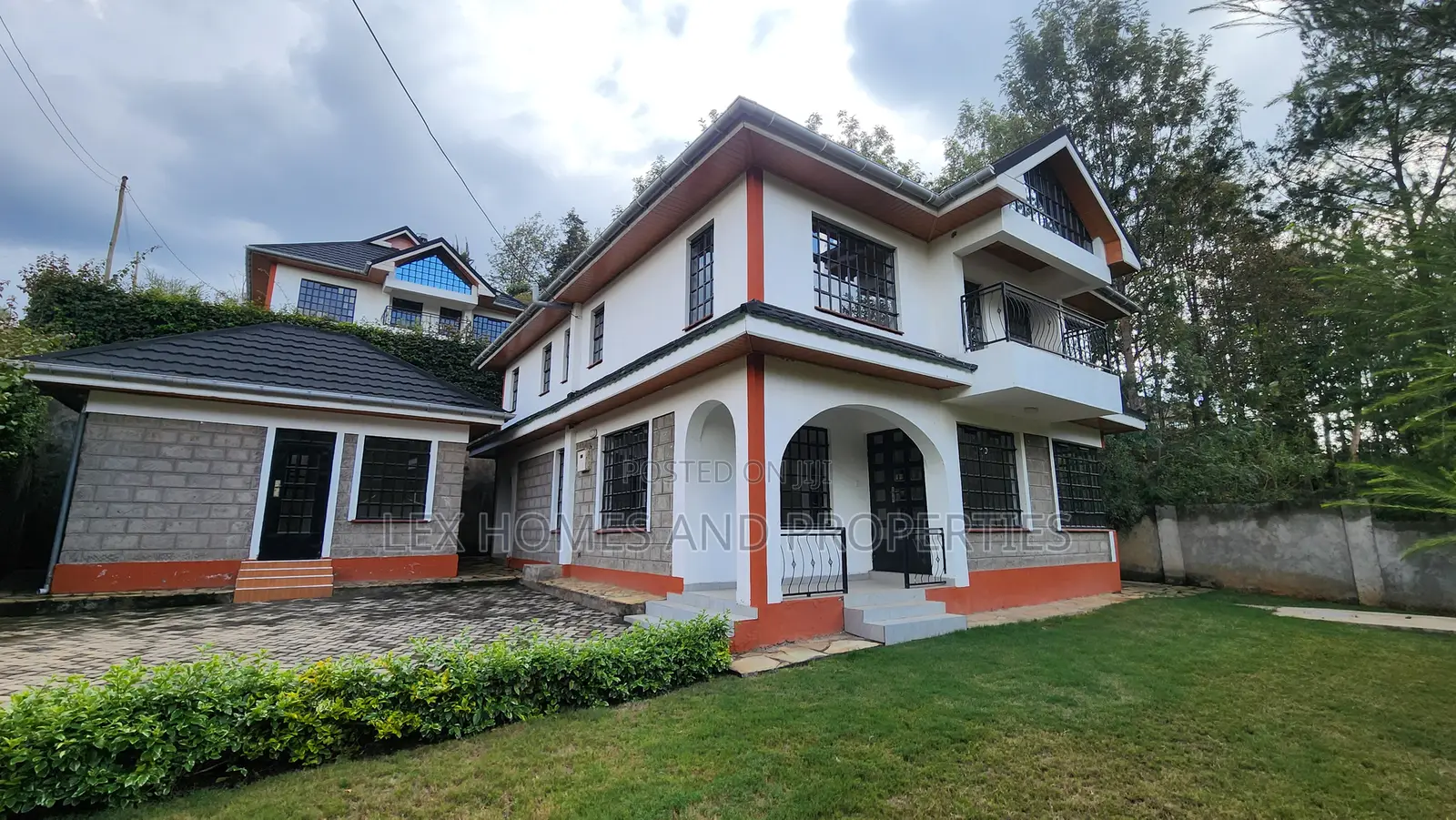 3bdrm Mansion in Rimpa for sale