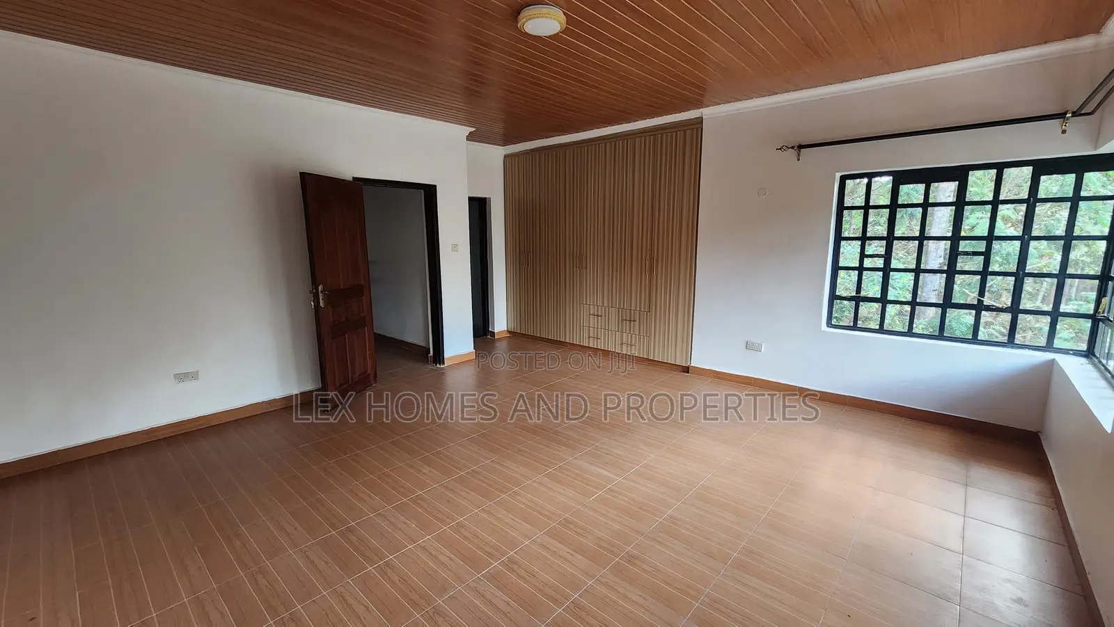 3bdrm Mansion in Rimpa for sale