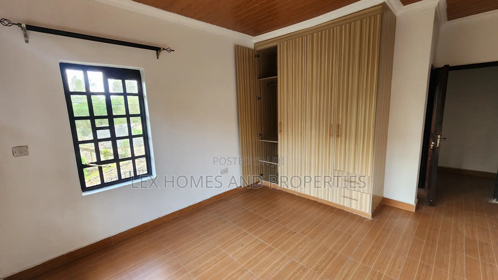 3bdrm Mansion in Rimpa for sale