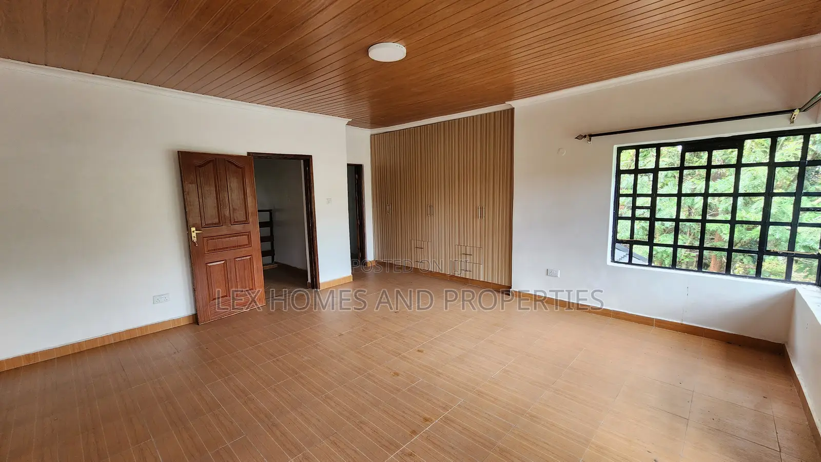 3bdrm Mansion in Rimpa for sale