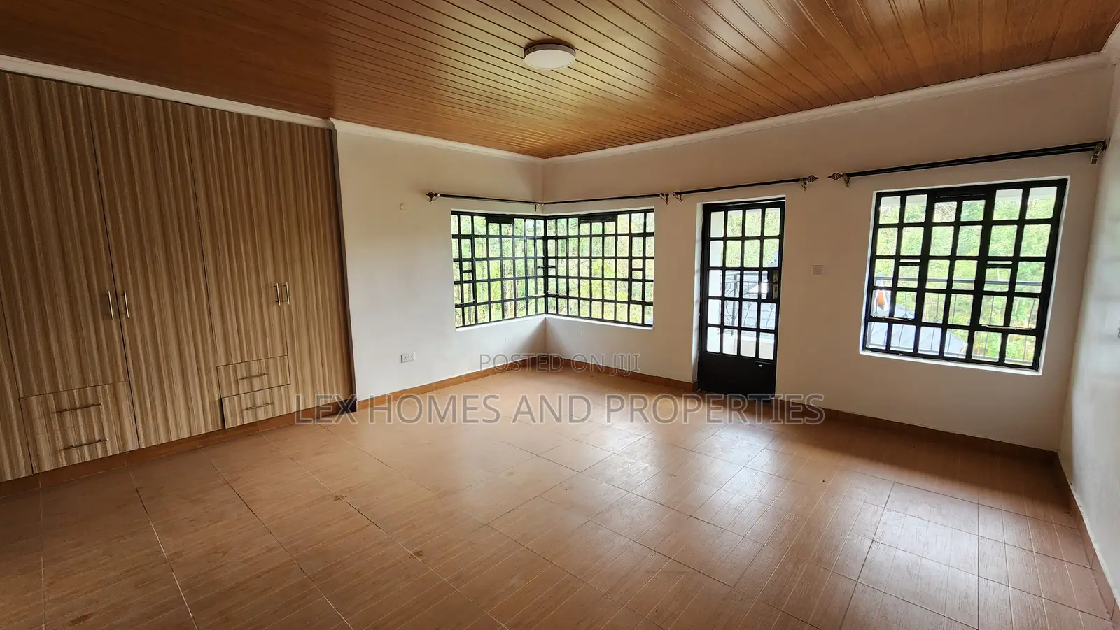 3bdrm Mansion in Rimpa for sale