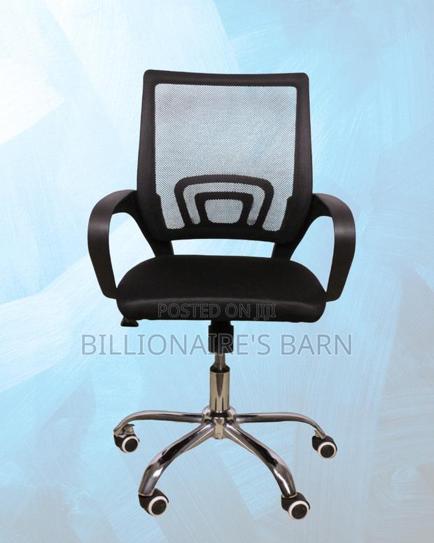 Black Compact Ergonomic Chair |Boardroom-Ready Style Without the Drama