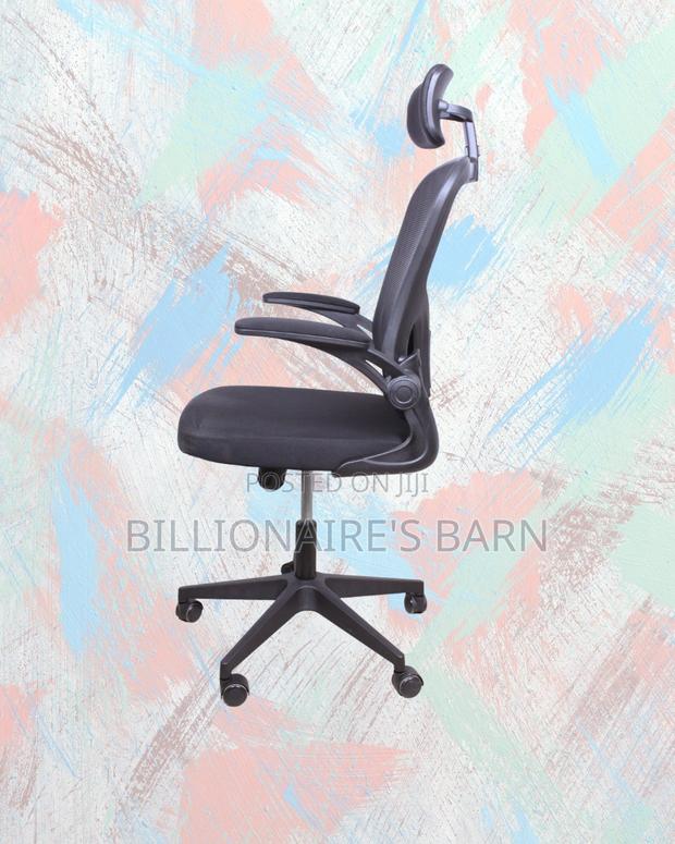 Grey Ergonomic Mesh Chair | Boardroom-Ready Style Without the Drama - thumbnail 4