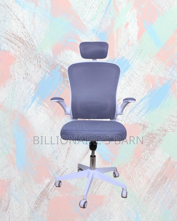 White Ergonomic Mesh Chair | Boardroom-Ready Style Without the Drama