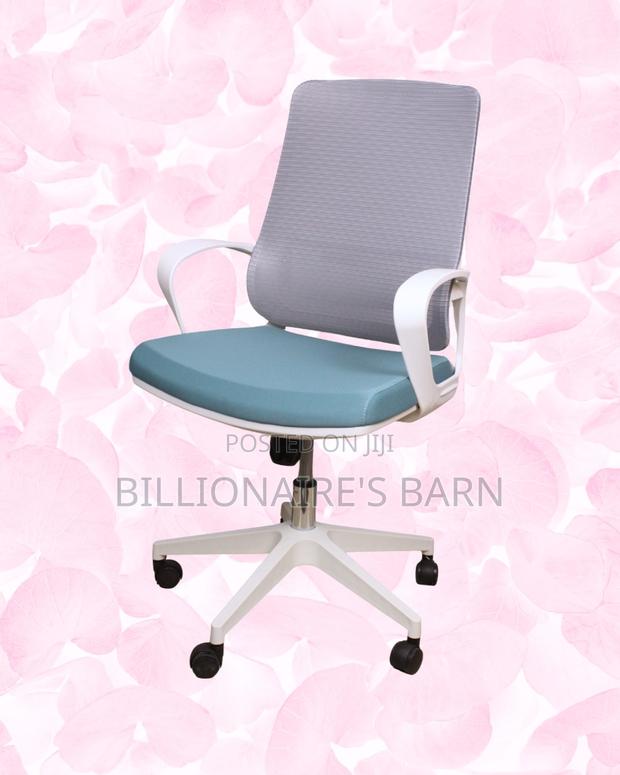 White Mid-Back Mesh Chair | Boardroom-Ready Style Without the Drama - thumbnail 4