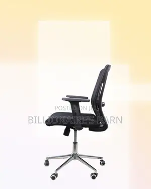 Black Origin Mesh Chair | Boardroom-Ready Style Without the Drama