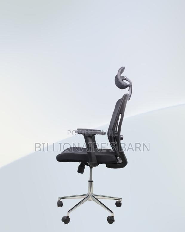Black Ergonomic Mesh Chair | Boardroom-Ready Style Without the Drama