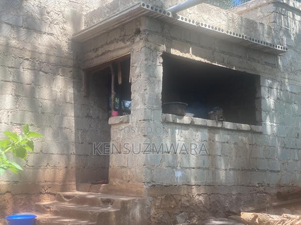 3 Bedroom Bungalow in 0.65 Acres in Kandara. - thumbnail 4