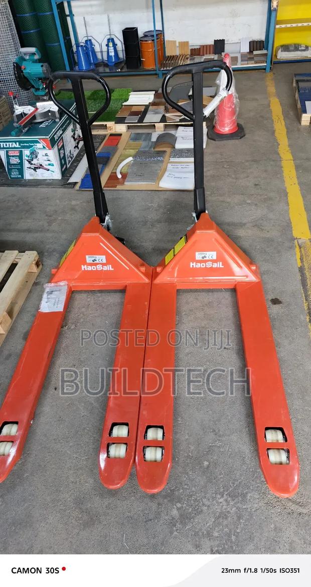 Heavy Duty Pallet Jack 3000 KGS - thumbnail 2