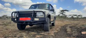 Land Rover Discovery 2004 Gold