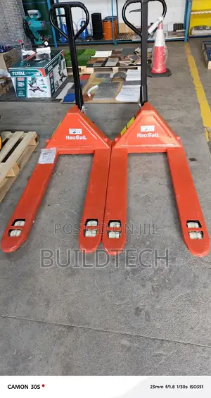 Industrial Pallet Truck 3000 KGS Capacity
