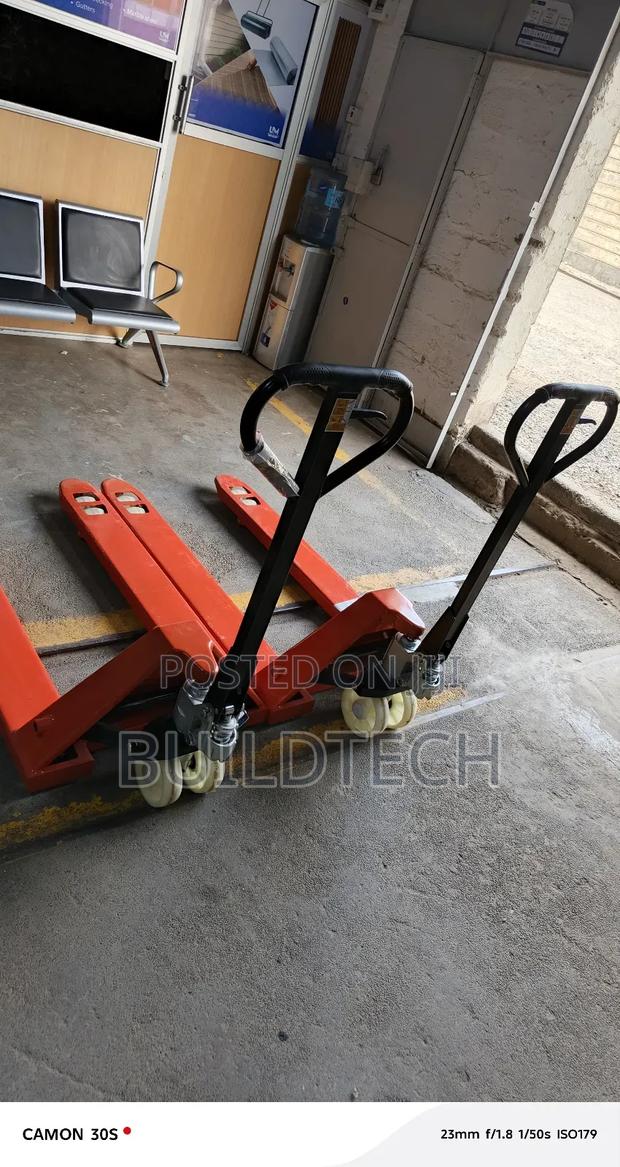 High Quality 3ton Pallet Truck for Loading - thumbnail 2