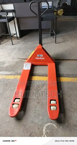 Strong Steel Pallet Truck