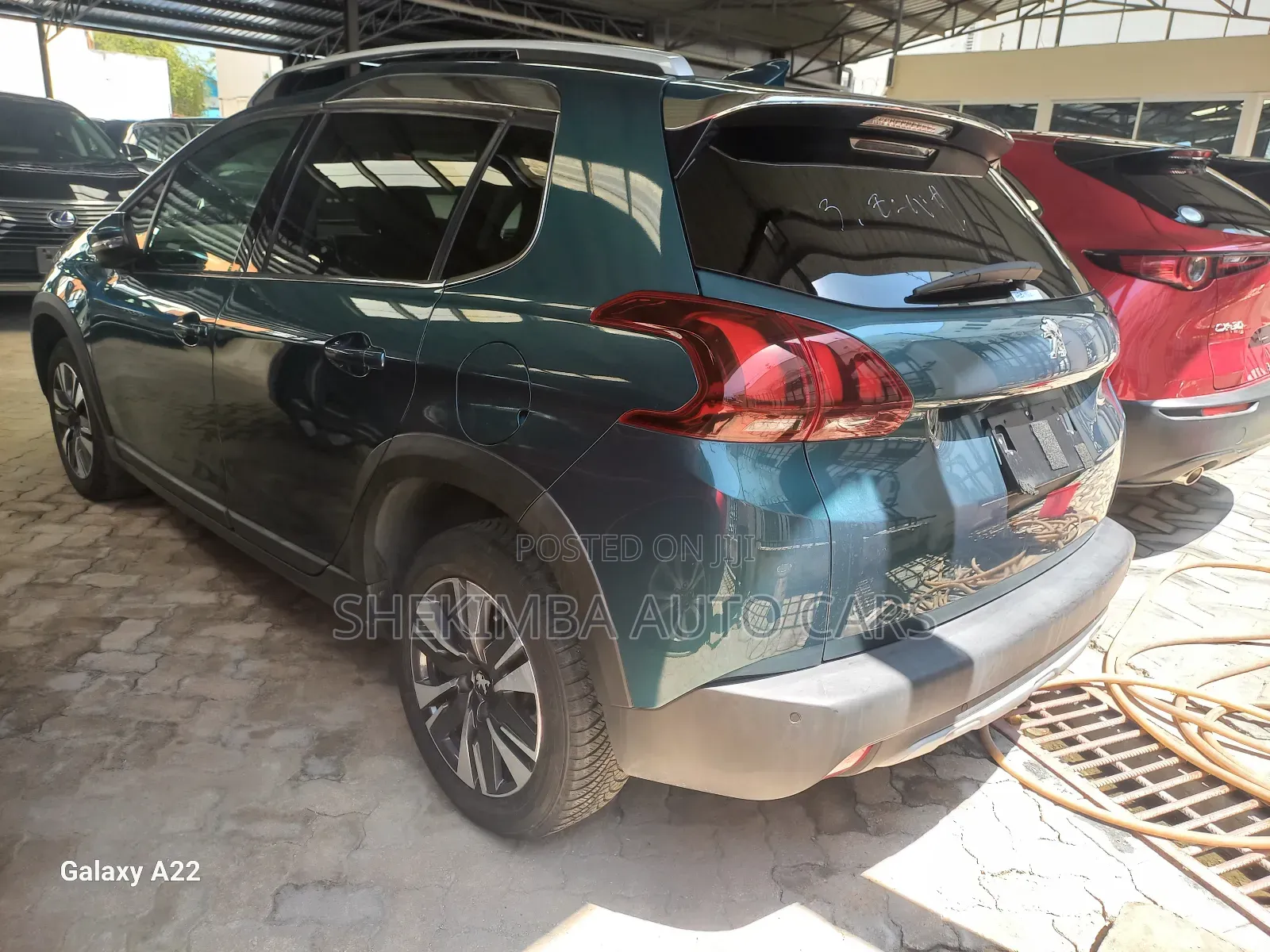 Peugeot 2008 2019 Green