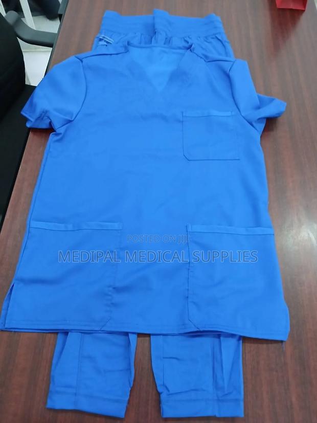 Doctor/Nurses Scrubs - thumbnail 4