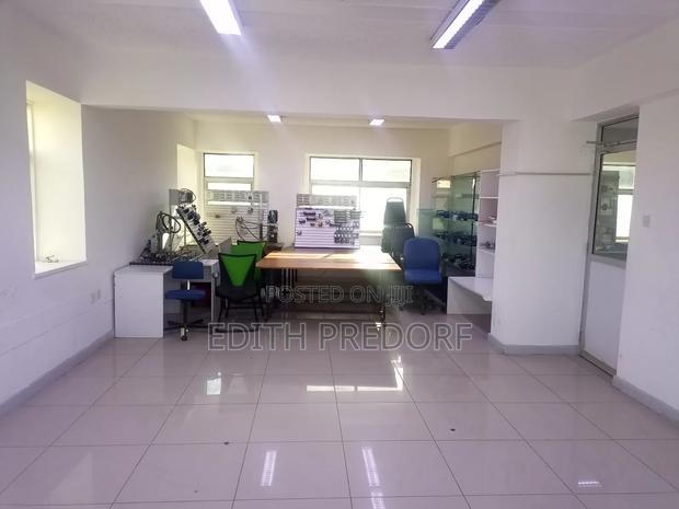 Office to Let - thumbnail 3