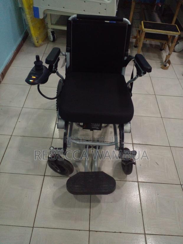 Electric Wheelchair - thumbnail 2