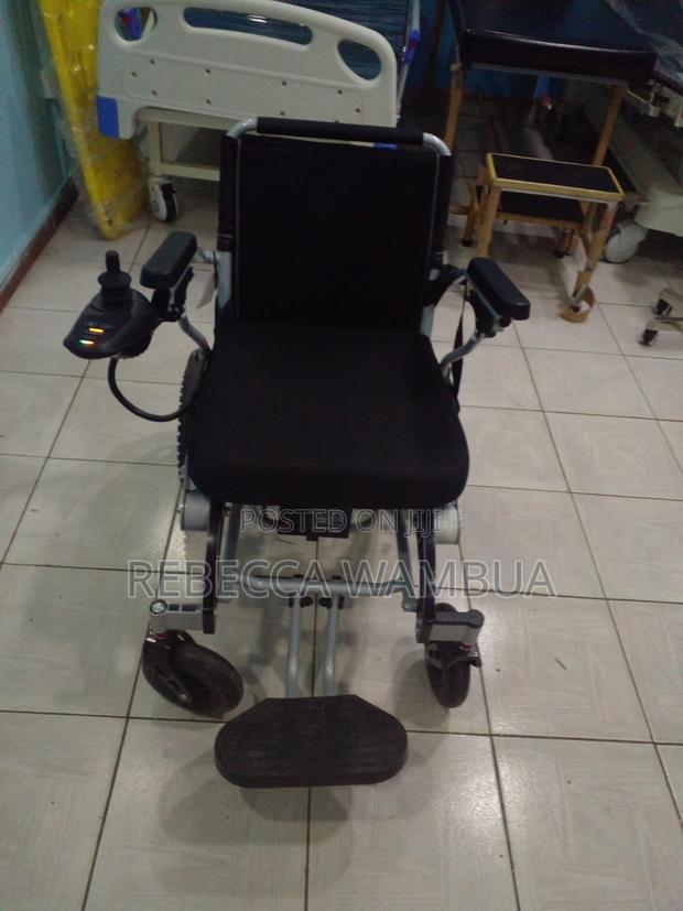 Electric Wheelchair - thumbnail 3