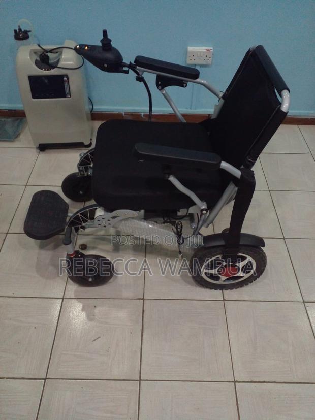 Electric Wheelchair - thumbnail 5