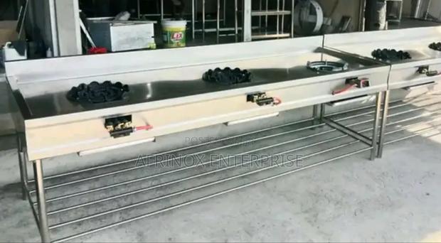 Commercial Cooker With Powerful Gas Burners. 3 Ring Gas Burner