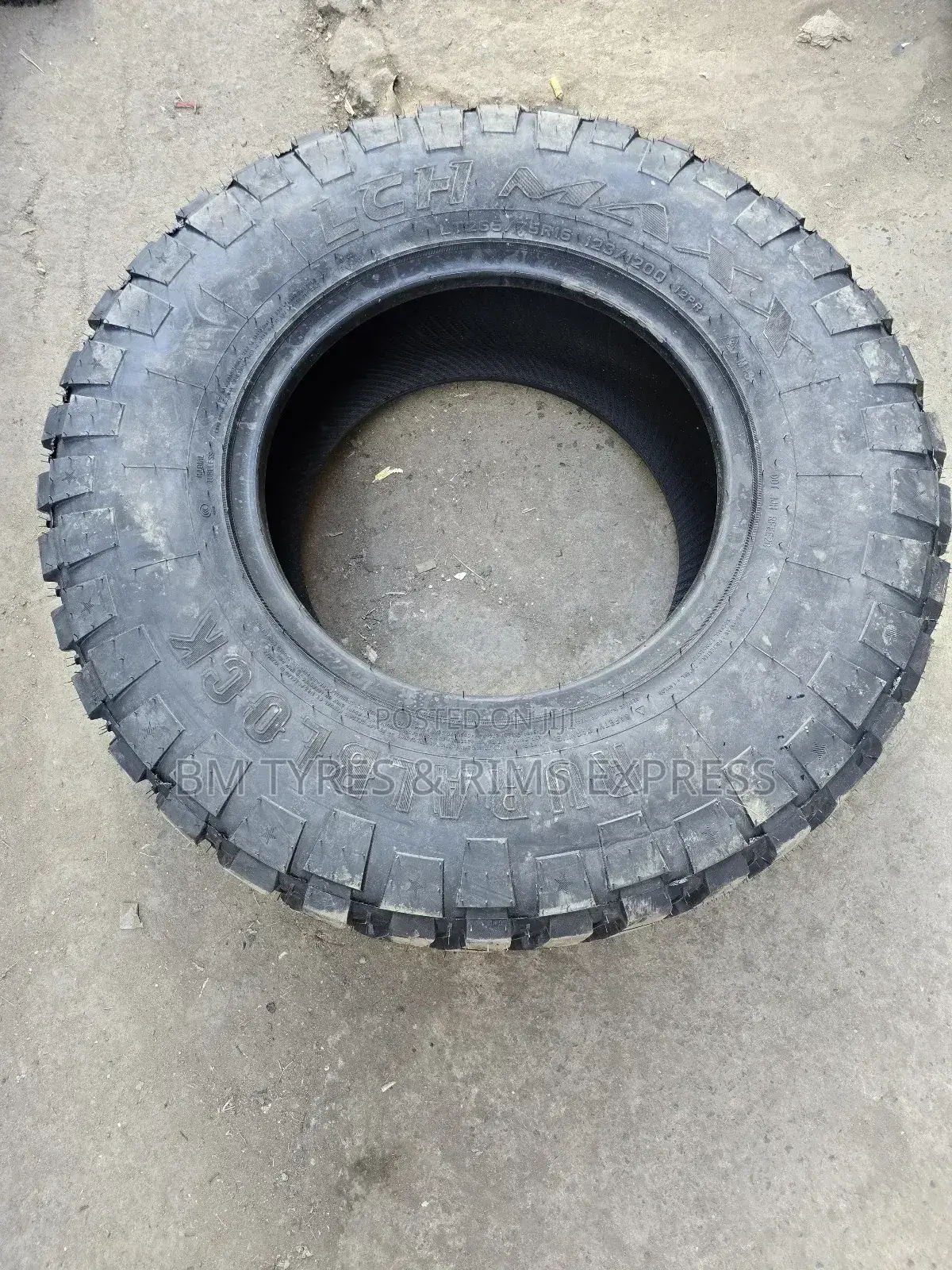 265 /75 R16 LCH Maxx Tyres. (Rurablock)