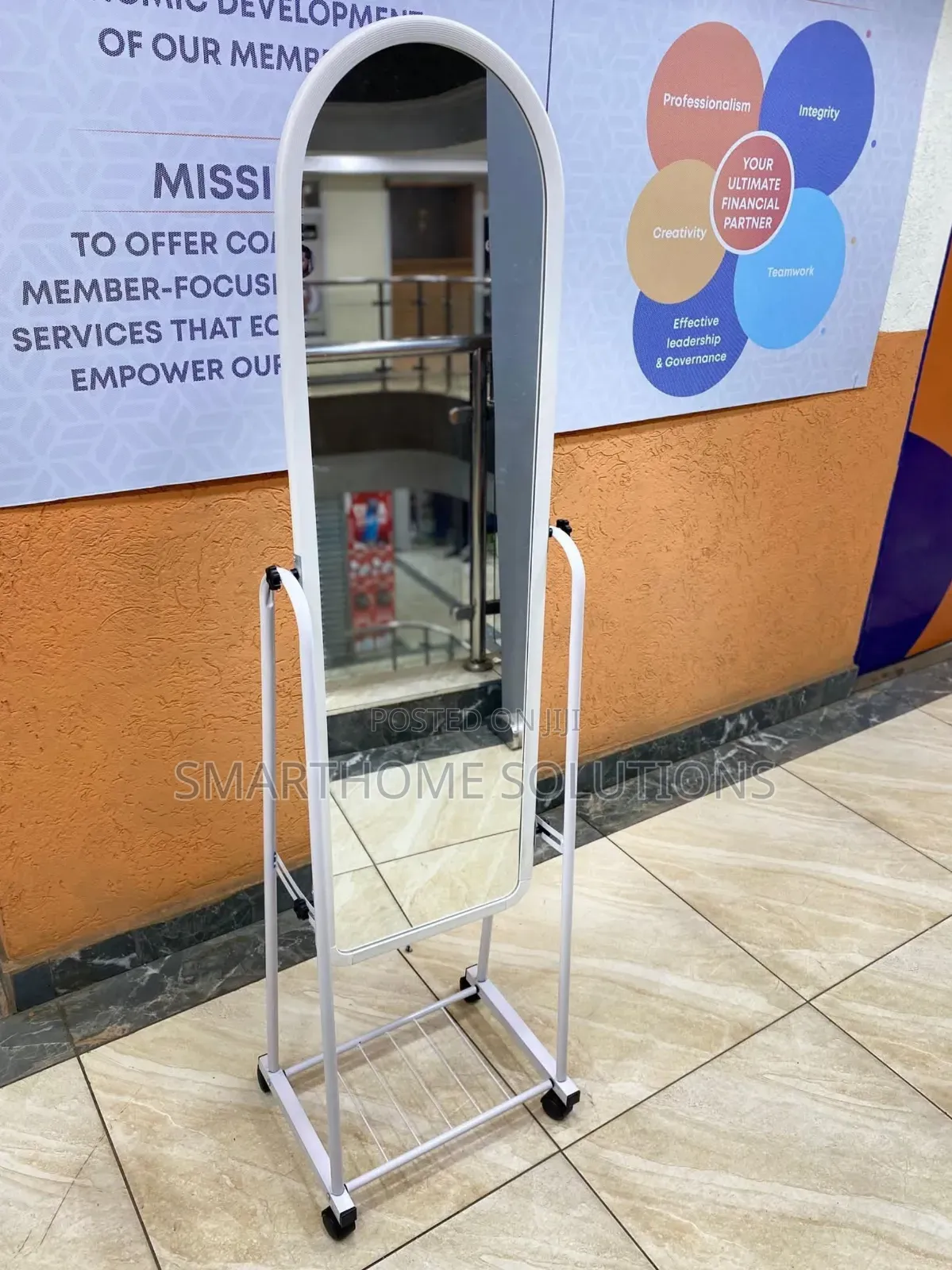 Wheeled Dressing Mirror – 36cm