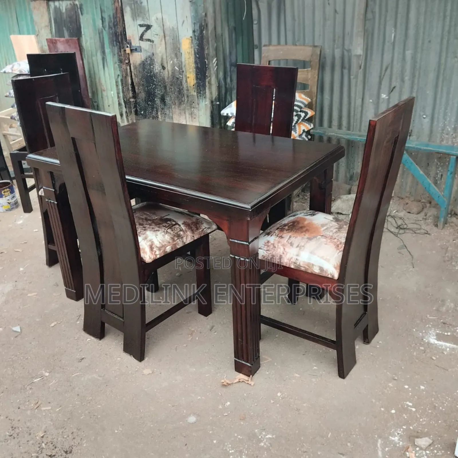 Solid 411 Chairs 4-Seater Dinning Table Set