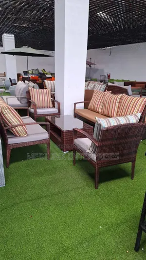 Imported Woven Outdoor Luxury 7-Seater Set