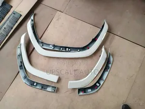 V8 300 Series Wings Moulding Both Front and Rear