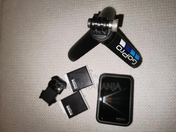 Go Pro Hero 11 Black + Stand + Led Light - thumbnail 5
