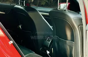 Mercedes-Benz C200 2013 Red