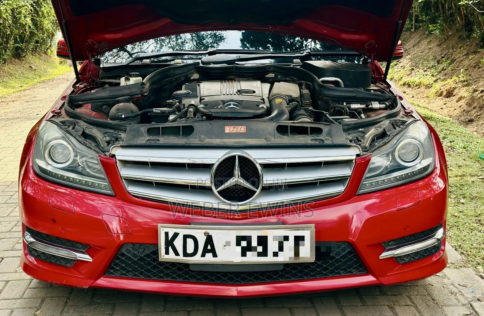 Mercedes-Benz C200 2013 Red