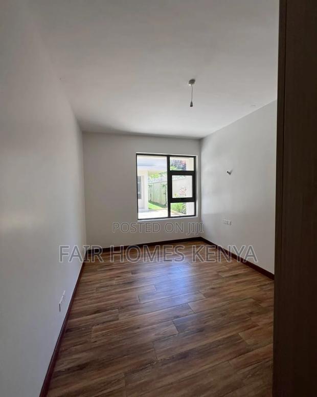 6bdrm Townhouse/Terrace in Lavington Green for sale - thumbnail 3