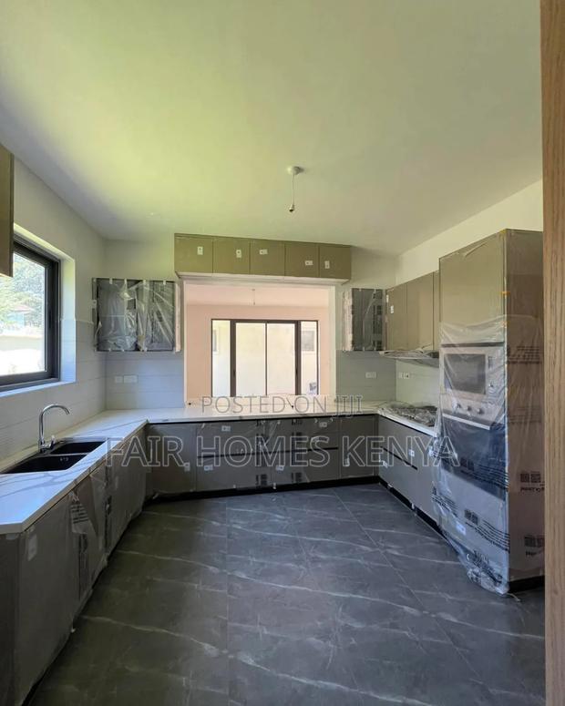 6bdrm Townhouse/Terrace in Lavington Green for sale - thumbnail 5