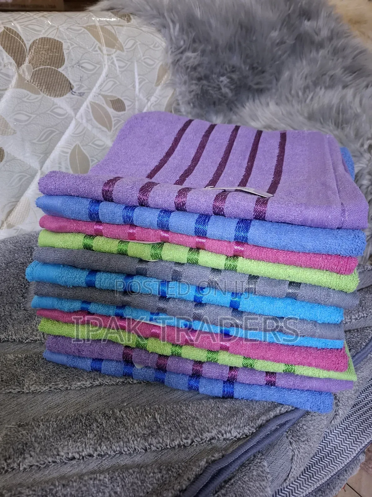 School Towel:70x140
Different Colors