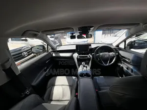 Toyota Harrier 2.0 2021 White