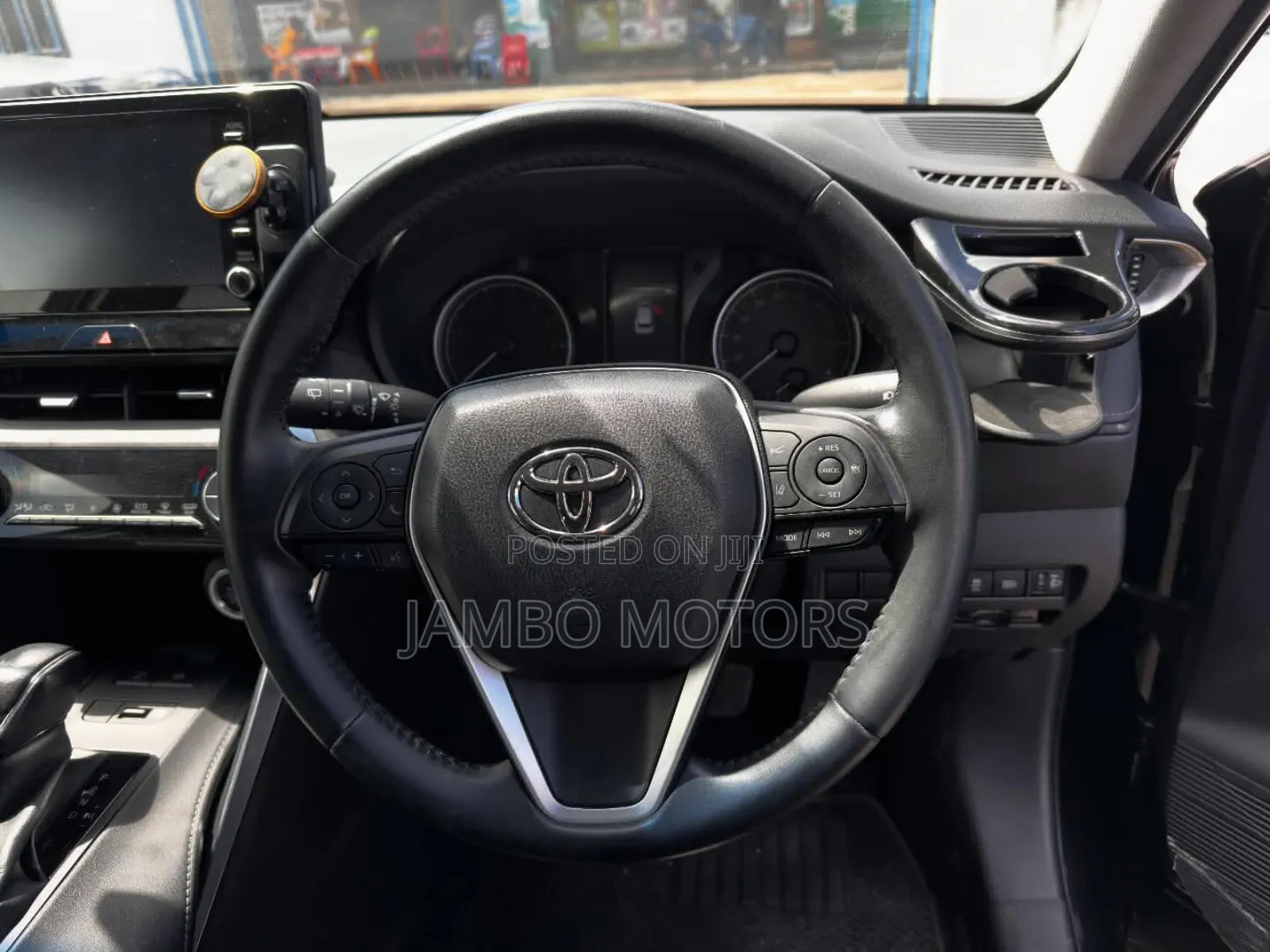 Toyota Harrier 2.0 2021 White