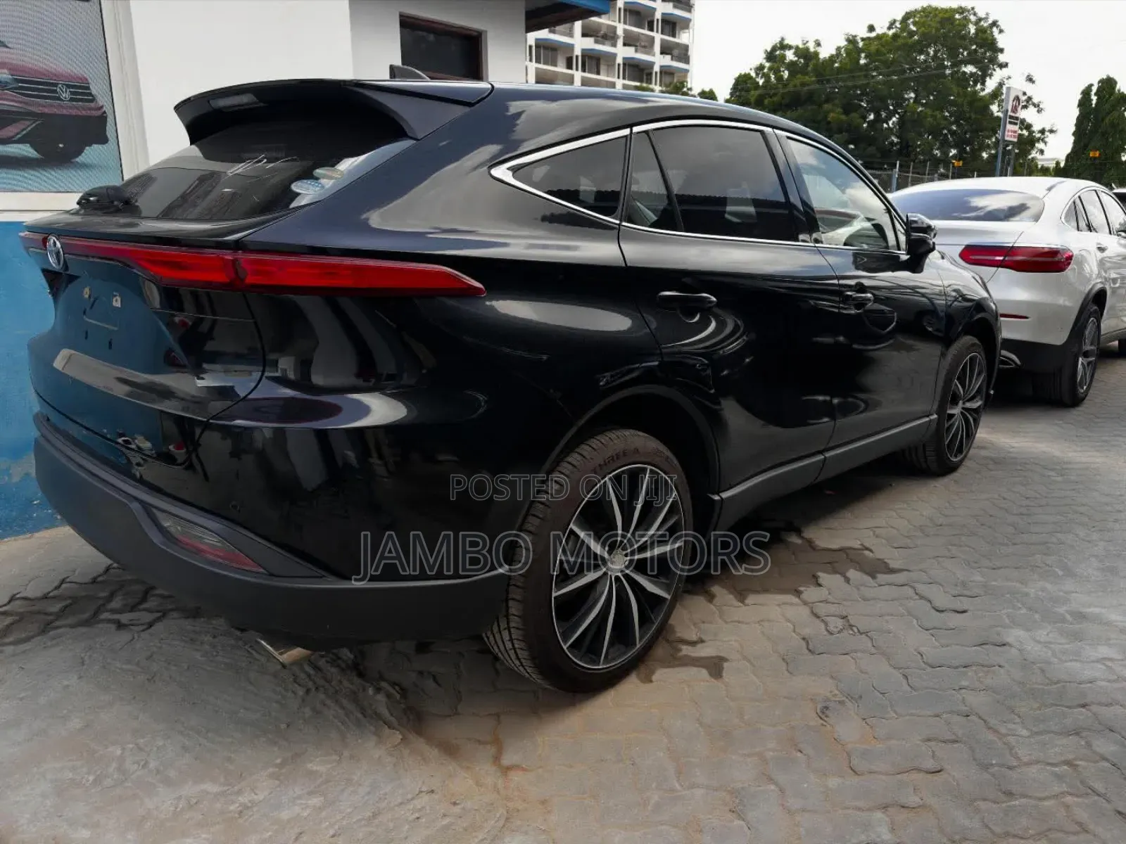 Toyota Harrier 2.0 2021 White