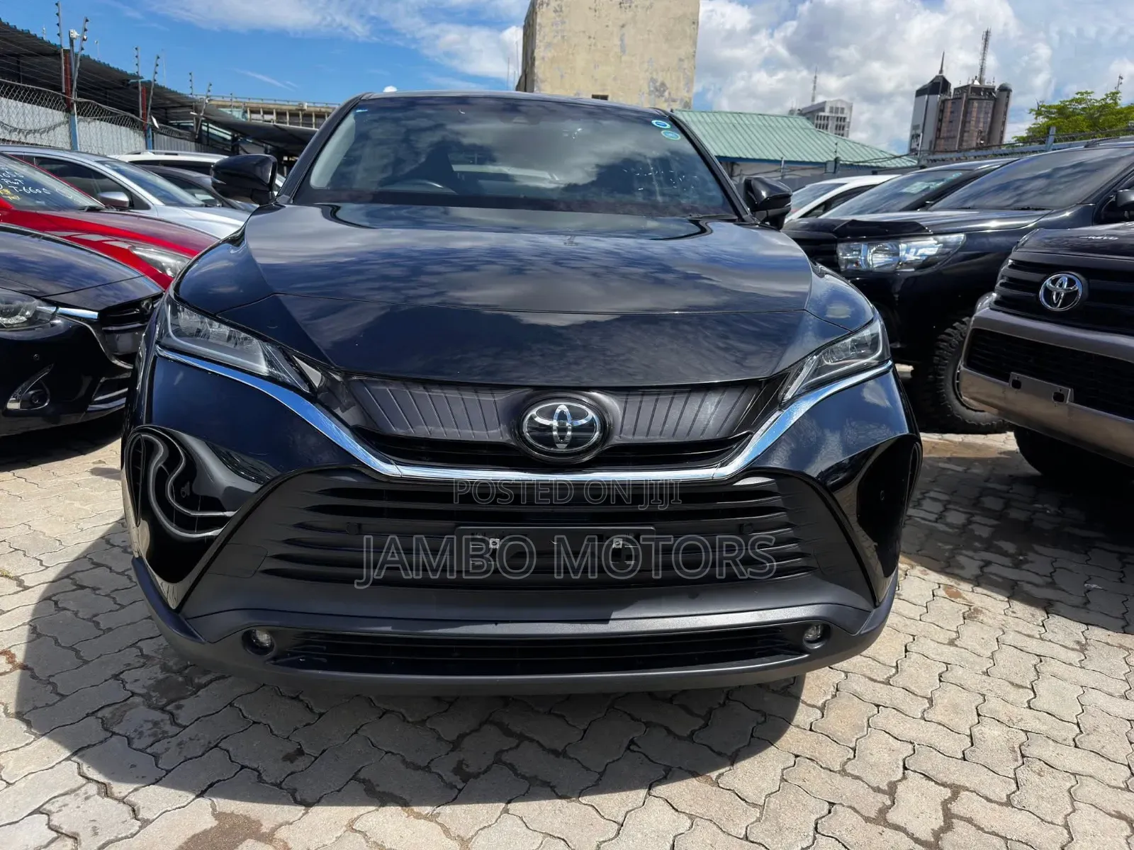 Toyota Harrier 2.0 2021 White