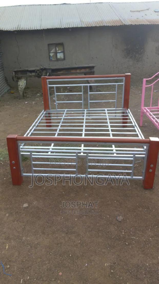 Simple Bed Sor Sell 5 by 6 Sized