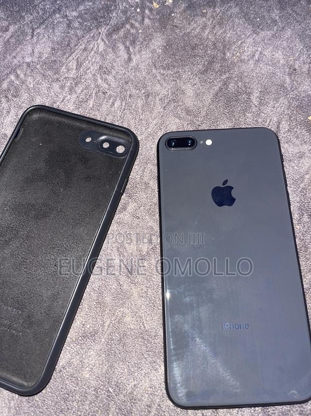 Apple iPhone 8 Plus 64 GB Black - thumbnail 3
