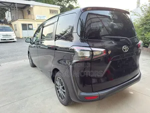 Toyota Sienta 1.5 FWD 2020 Brown