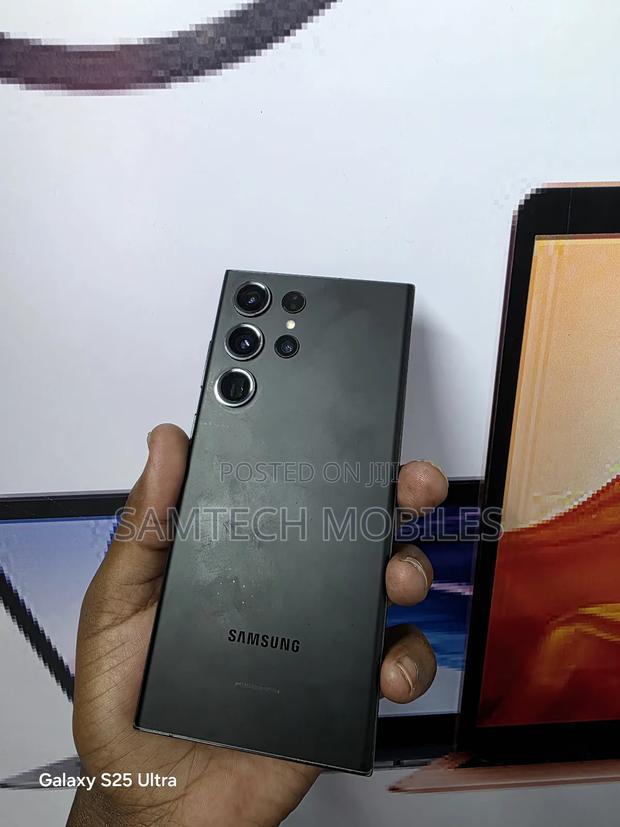 Samsung Galaxy S23 Ultra 256 GB Black - main view