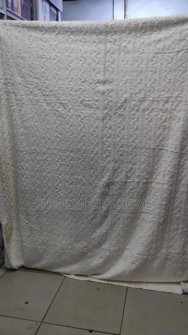 New Patterned Sherpa/Fleece Blanket - thumbnail 3