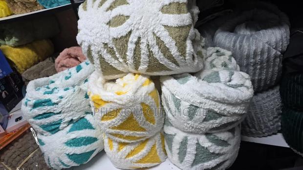 Fuzzy Sherpa Blankets Available - thumbnail 8
