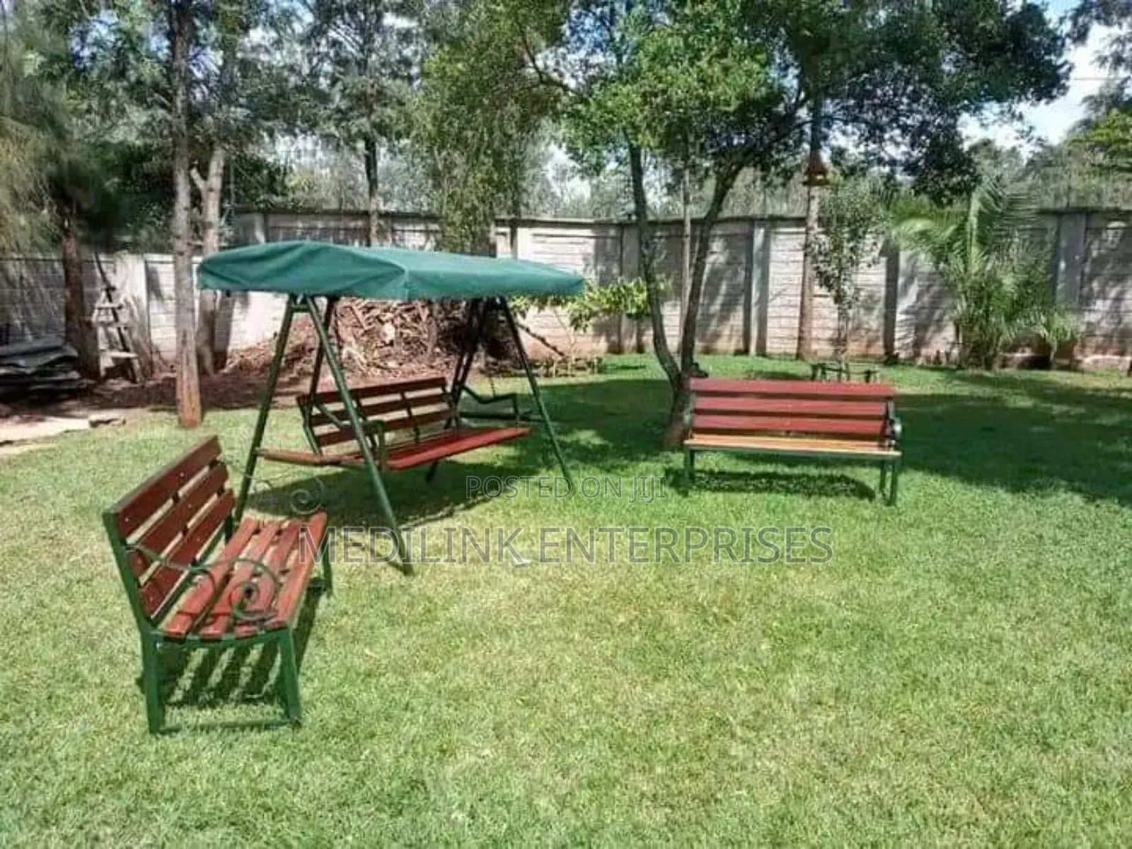 Metallic Wooden Garden Outdoor Set Up