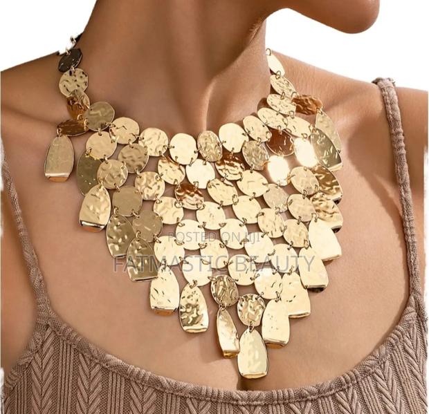 Ladies Pretty Necklace - thumbnail 2