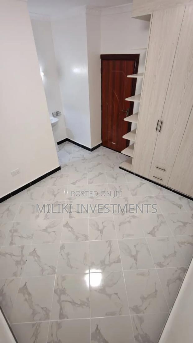 3bdrm Bungalow in Kimbo for sale - thumbnail 2